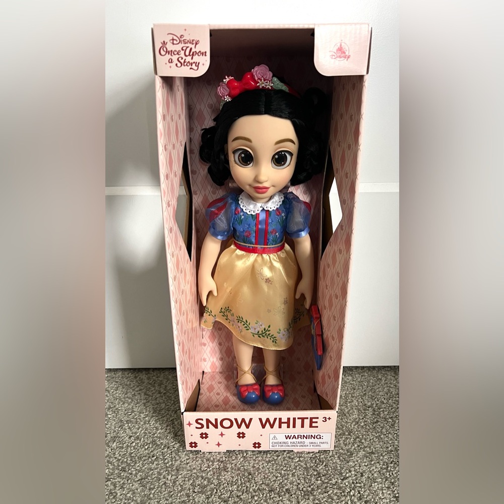 Disney Snow White Once Upon a Story Doll
